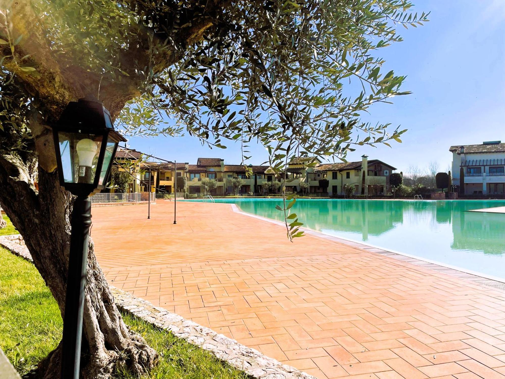 Garda Resort Village 11 بسكييرا ديل غاردا المظهر الخارجي الصورة