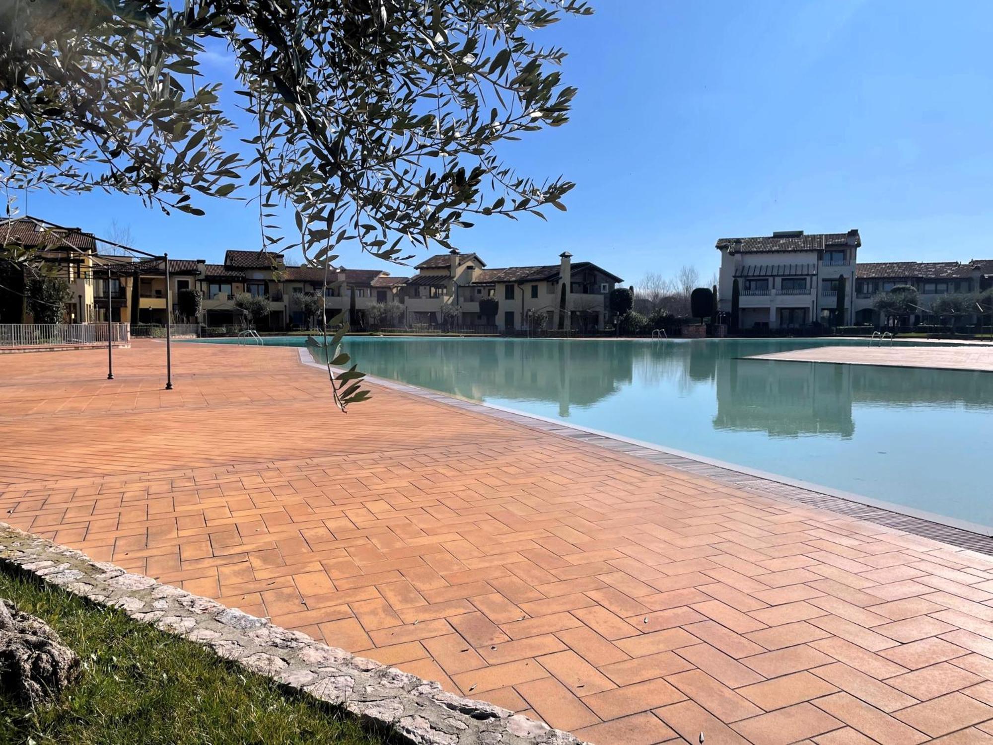 Garda Resort Village 11 بسكييرا ديل غاردا المظهر الخارجي الصورة