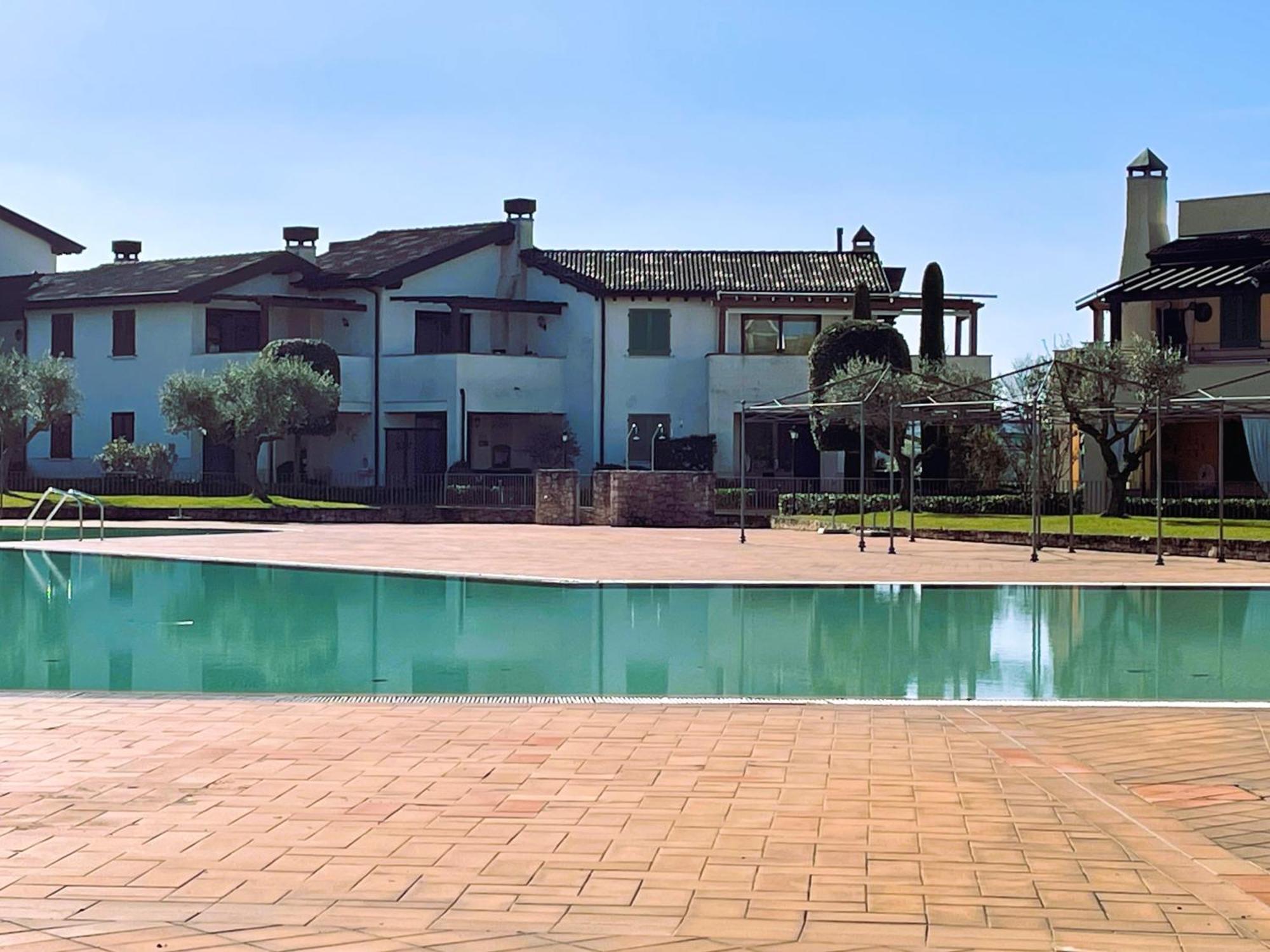 Garda Resort Village 11 بسكييرا ديل غاردا المظهر الخارجي الصورة